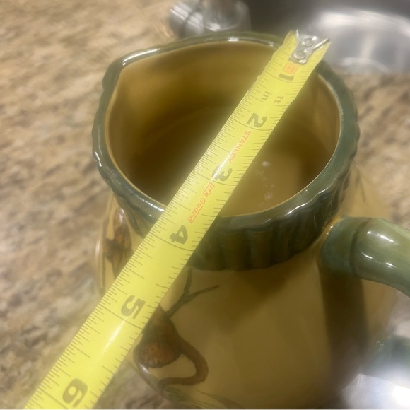 Ceramic water/juice pitcher. - Picture 6 of 6